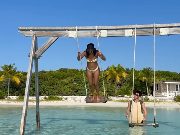 Priyankachopra Bikini Swing Into Water OnlyFans Video Leaked