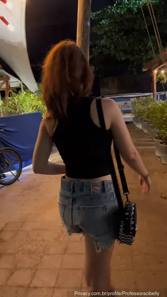 Professoracibelly Denim Shorts Walk OnlyFans Video Leaked