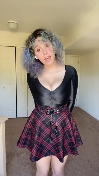 Psycheswings Plaid Skirt Tease OnlyFans Video Leaked