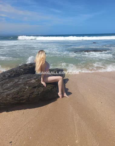 Psycho_gummy Bare Ass Beach Pose OnlyFans Photo Leaked