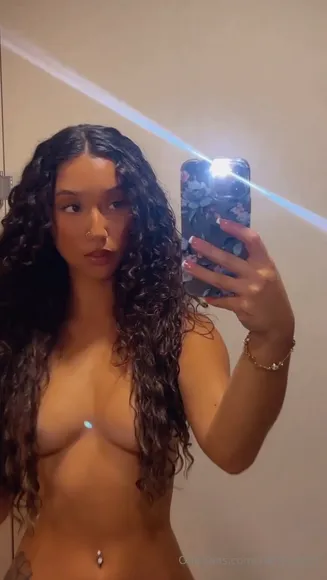 Puertoricanlexi Full Nude Mirror Selfie OnlyFans Video Leaked