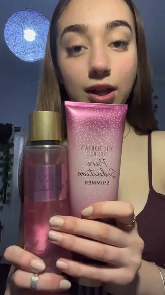 Pukastar Holding Pink Body Products OnlyFans Video Leaked