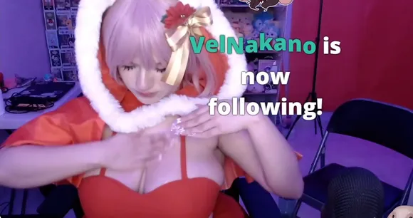 Punk__macarroni Red Santa Hoodie Tease OnlyFans Video Leaked