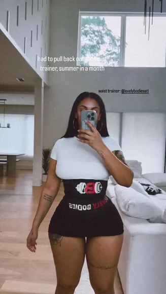 Queennaija Waist Trainer Flex OnlyFans Video Leaked