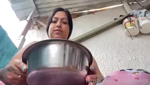 Queenofmilk06 Topless Breast Milking OnlyFans Video Leaked