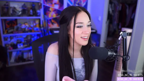 Queentofu Sheer Sleeve Tease OnlyFans Video Leaked