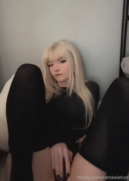 Ratskeleton Black Stockings Leg Spread OnlyFans Video Leaked