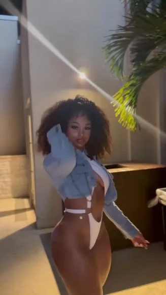 Rawgyall White Bodysuit Twerk OnlyFans Video Leaked