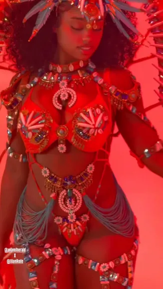Rawgyall Feather Headdress Dance OnlyFans Video Leaked