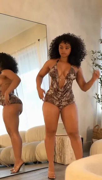 Rawgyall Plunging Bodysuit Strut OnlyFans Video Leaked