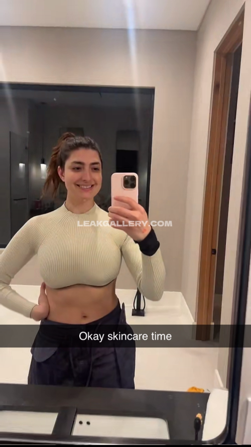 Rclbeauty101 Crop Top Skincare Tease OnlyFans Photo Leaked