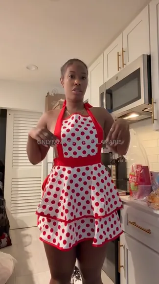 Realkeylamarie Polka Dot Apron Twerk OnlyFans Video Leaked