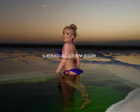 Realscarlettbordeaux Purple Bikini In Water OnlyFans Photo Leaked