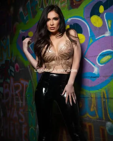 realscarlettbordeaux