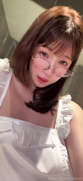 Ren_katsuki White Ruffled Top Tease OnlyFans Video Leaked