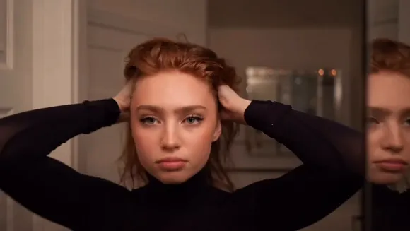 Renatarifree Wet Hair Styling Tease OnlyFans Video Leaked