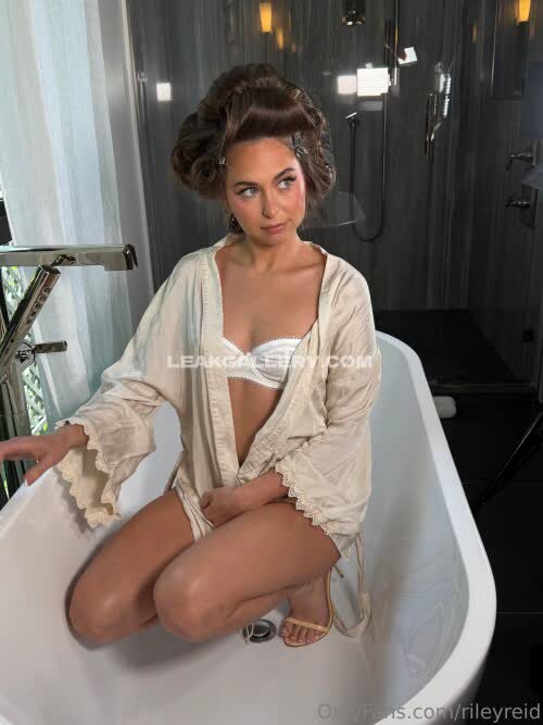 Rieleyreidx3 / rileyreidx3 Exclusive Leaked Nude OnlyFans #12160358