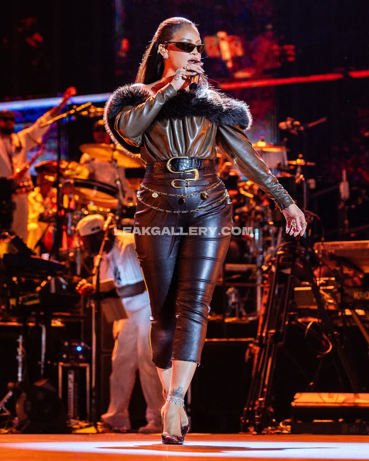 Rihanna Exclusive Leaked Nude OnlyFans #13522269