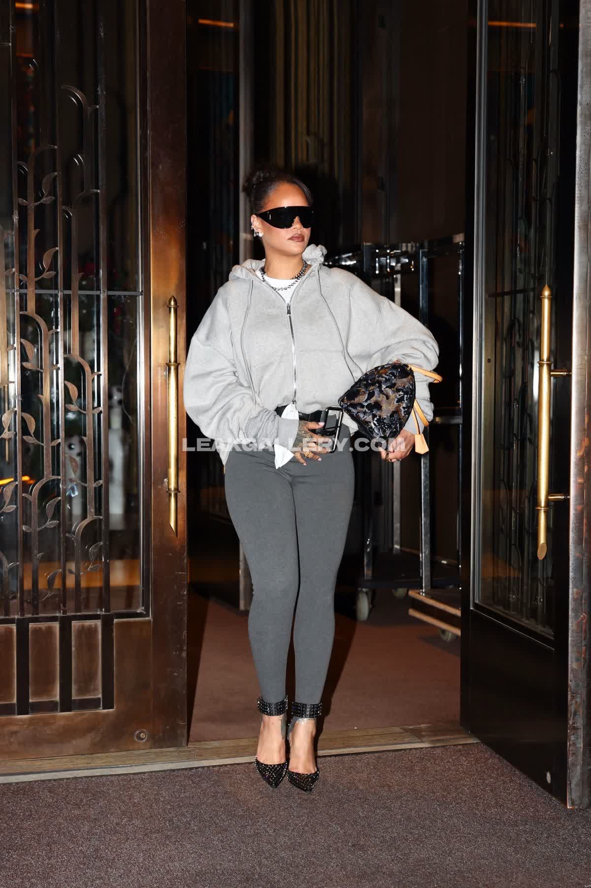 Rihanna 独占リークされたOnlyFansヌード #13522240