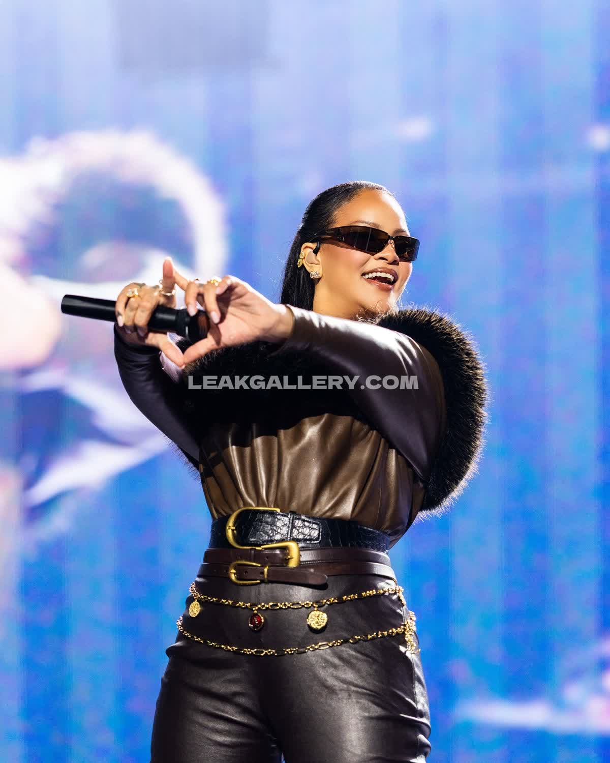 Rihanna Exclusive Leaked Nude OnlyFans #13522267