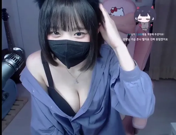 Rikoakuma Unbuttoned Shirt Tease OnlyFans Video Leaked