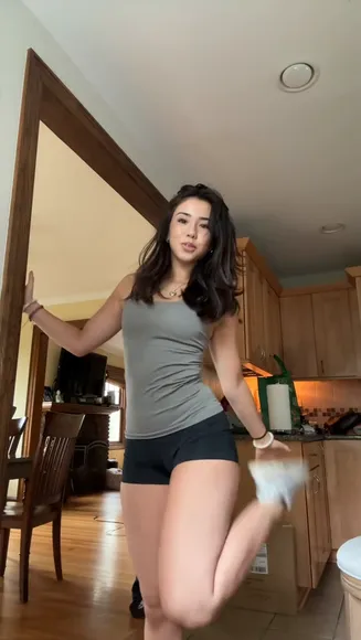 Riley Tight Shorts Dance OnlyFans Video Leaked