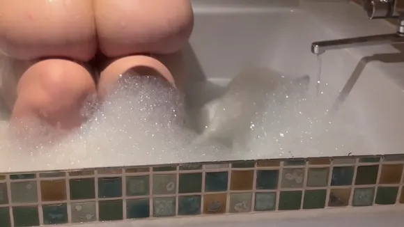 Rin__jd Bubbly Bathtub Ass Show OnlyFans Video Leaked