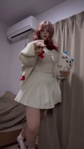 Risas_ch Fluffy Dress Twirl OnlyFans Video Leaked