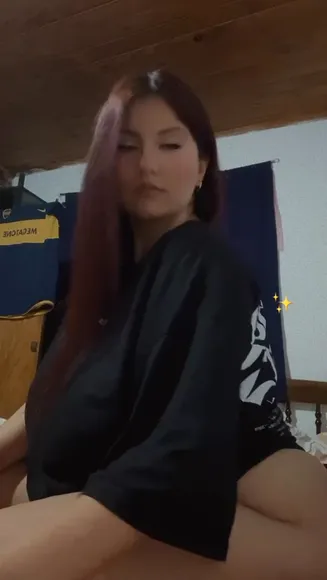 Rocketpocket_free Thighs Spread In Black Tee OnlyFans Video Leaked