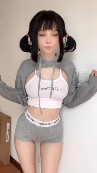 Rocksylight Crop Top Tease OnlyFans Video Leaked