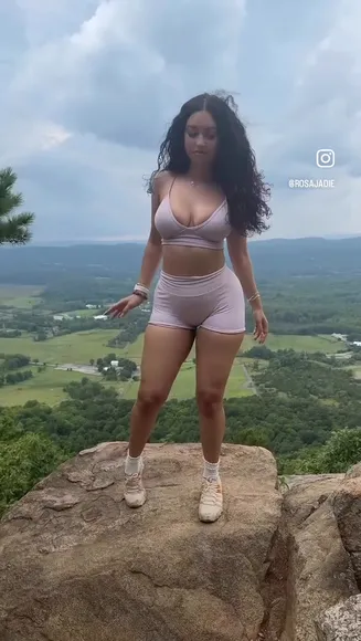 Rosajadiee Tight Pink Shorts Twerk OnlyFans Video Leaked