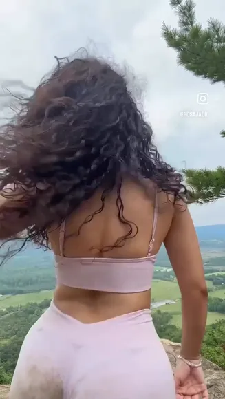 Rosajadiee Pink Sports Bra Tease OnlyFans Video Leaked