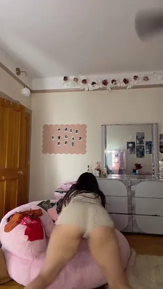 Rosajadiee Striped Outfit Twerk OnlyFans Video Leaked