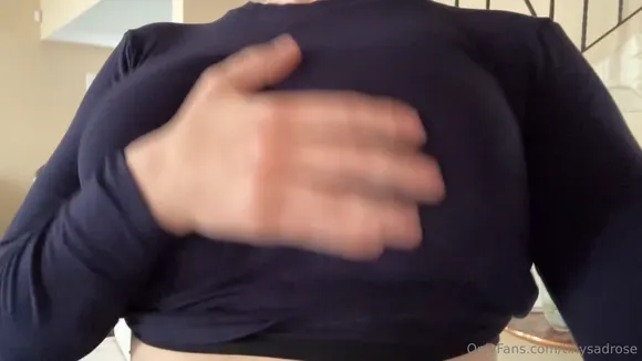 Rosescrtx Tits Out Through Top OnlyFans Video Leaked