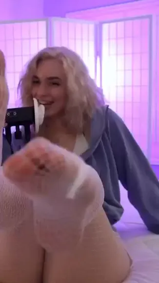Rosescrtx Fishnet Stockings Tease OnlyFans Video Leaked