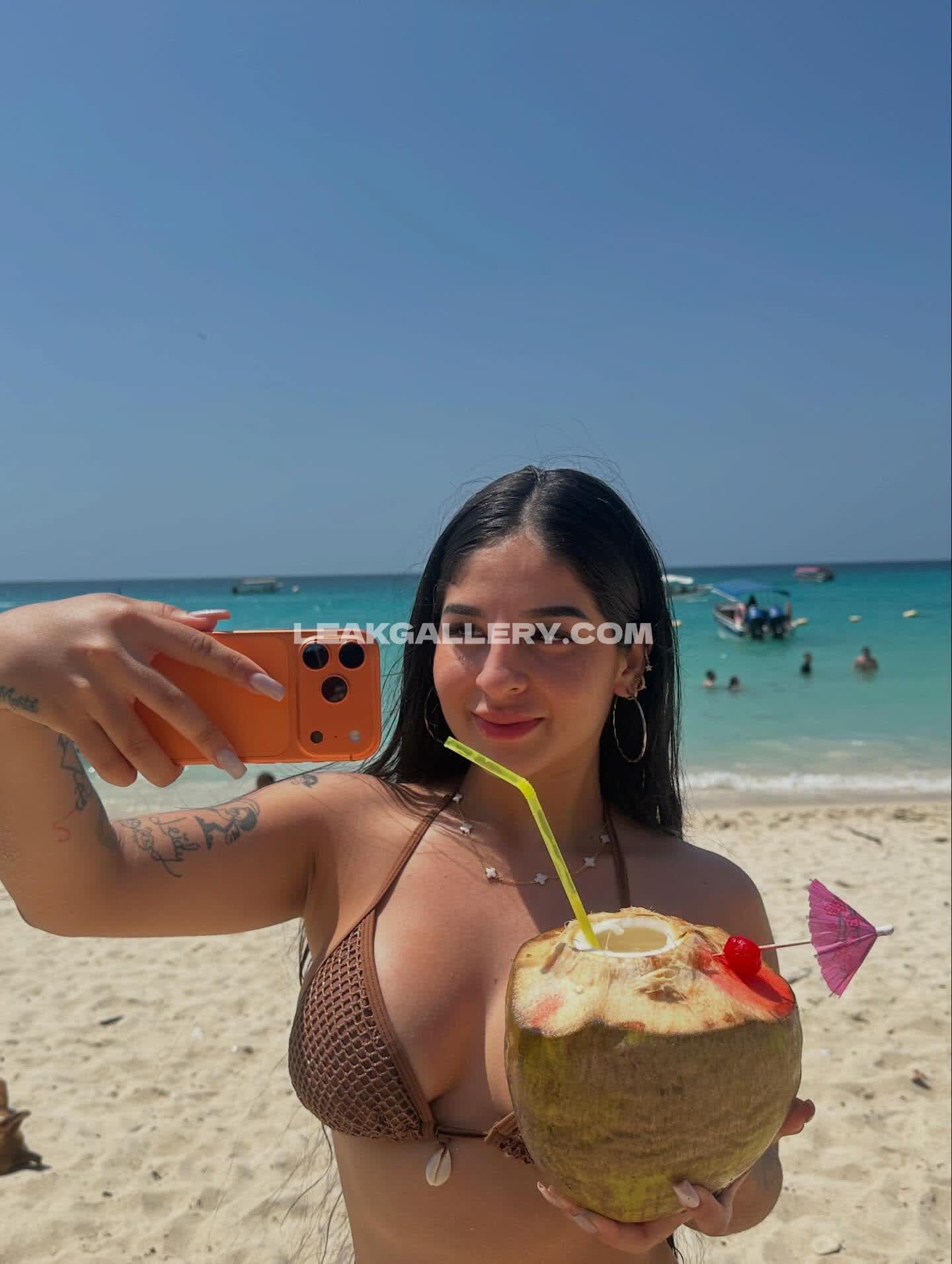 Roxannegomezof Exclusive Leaked Nude OnlyFans #12644686