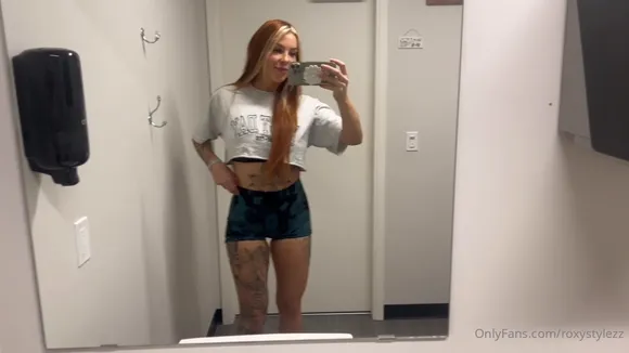 Roxystylezz Tattooed Thighs In Shorts OnlyFans Video Leaked