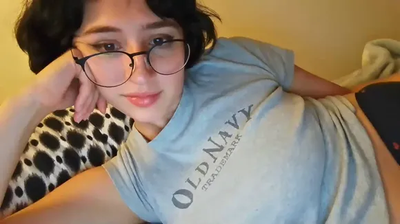 Rrreyyy T-Shirt Lift Tease OnlyFans Video Leaked
