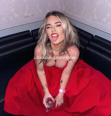 Rubyleecoffey Red Dress Cleavage Pose OnlyFans Photo Leaked