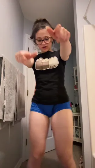 Rubyvstiktok Blue Shorts Twerk Tease OnlyFans Video Leaked