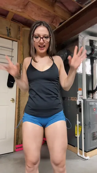 Rubyvstiktok Blue Shorts Ass Twerk OnlyFans Video Leaked