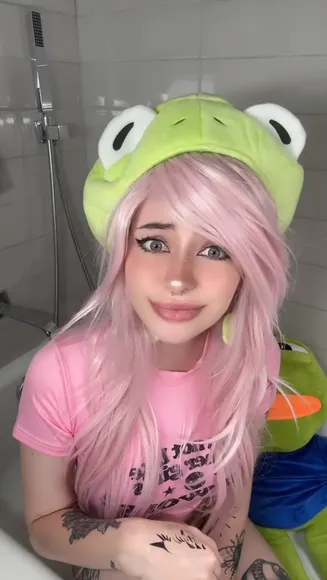 Rustyfawkes Pink Hair Frog Hat OnlyFans Video Leaked