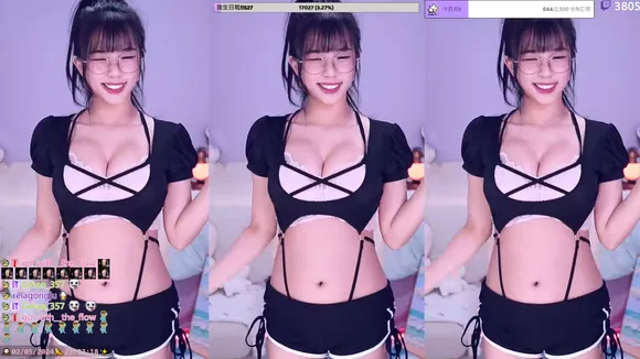 S201111 Lace Bra Tease OnlyFans Video Leaked