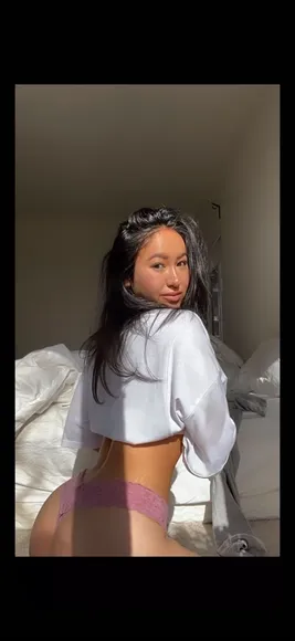 Sabrinaskyyy Pink Lace Thong Tease OnlyFans Video Leaked