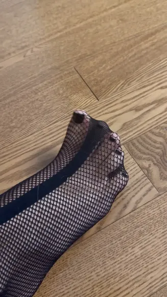 Sabrinavaz Fishnet Stockings Tease OnlyFans Video Leaked