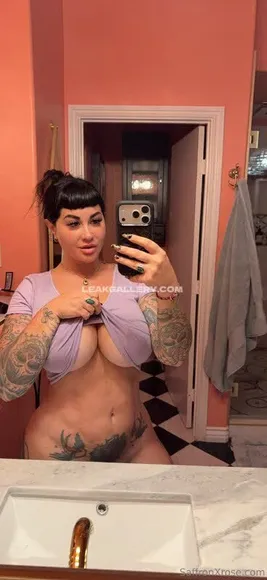 saffronxxrose