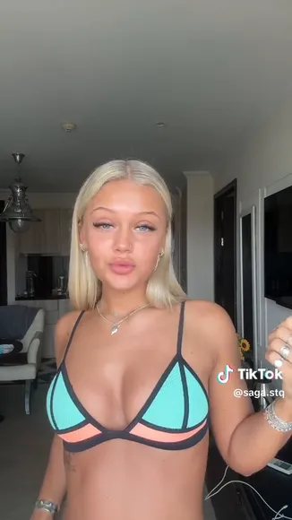 Saga.stq Braless Bikini Top Tease OnlyFans Video Leaked