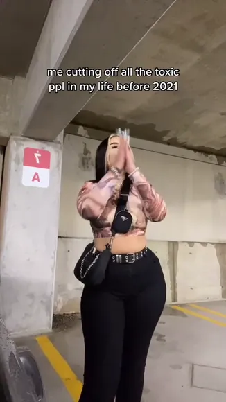 Sagedovina Crop Top Hip Sway OnlyFans Video Leaked