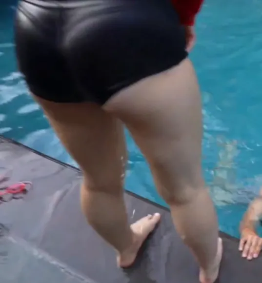 Sakurashymko Thighs By Pool Edge OnlyFans Video Leaked
