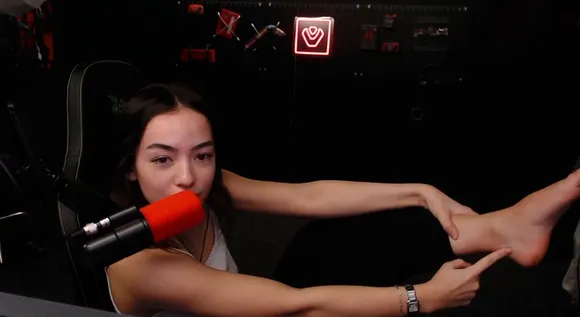 Sakurashymko Gray Tank Top Tease OnlyFans Video Leaked